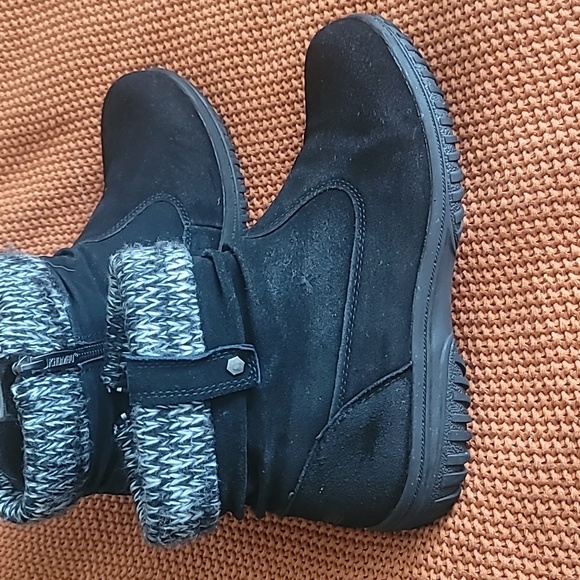 Khombu Water Resistant Laura All Weather Bootie - Picture 3 of 4